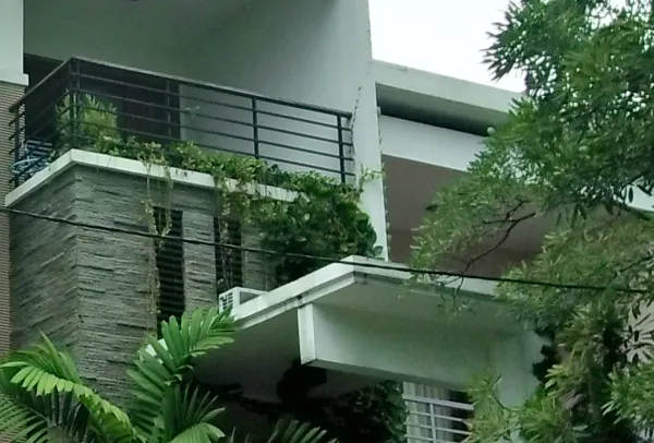 Arsitektur Rumah Pondok Indah _ Heru 2 villa3_b